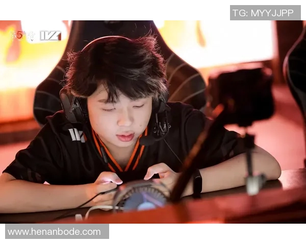 电竞新闻赛后分析FPX与V5对决中的战术灵活性与应变能力探讨